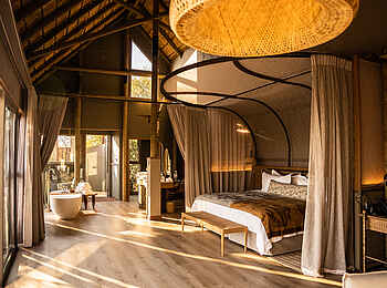 Victoria Falls River Lodge: Das Hauptschlafzimmer des Superior Familienzelts