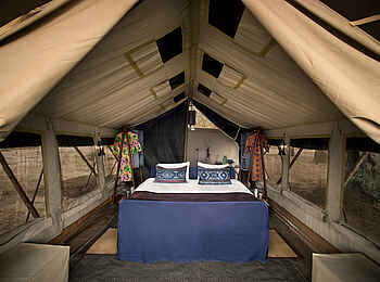 Zambezi Expeditions Camp: Standardzelt mit Doppelbett Zambezi Expeditions Camp: Standardzelt mit Doppelbett