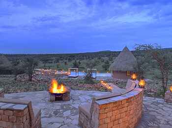 Mara Bushtops: Feuerrondell