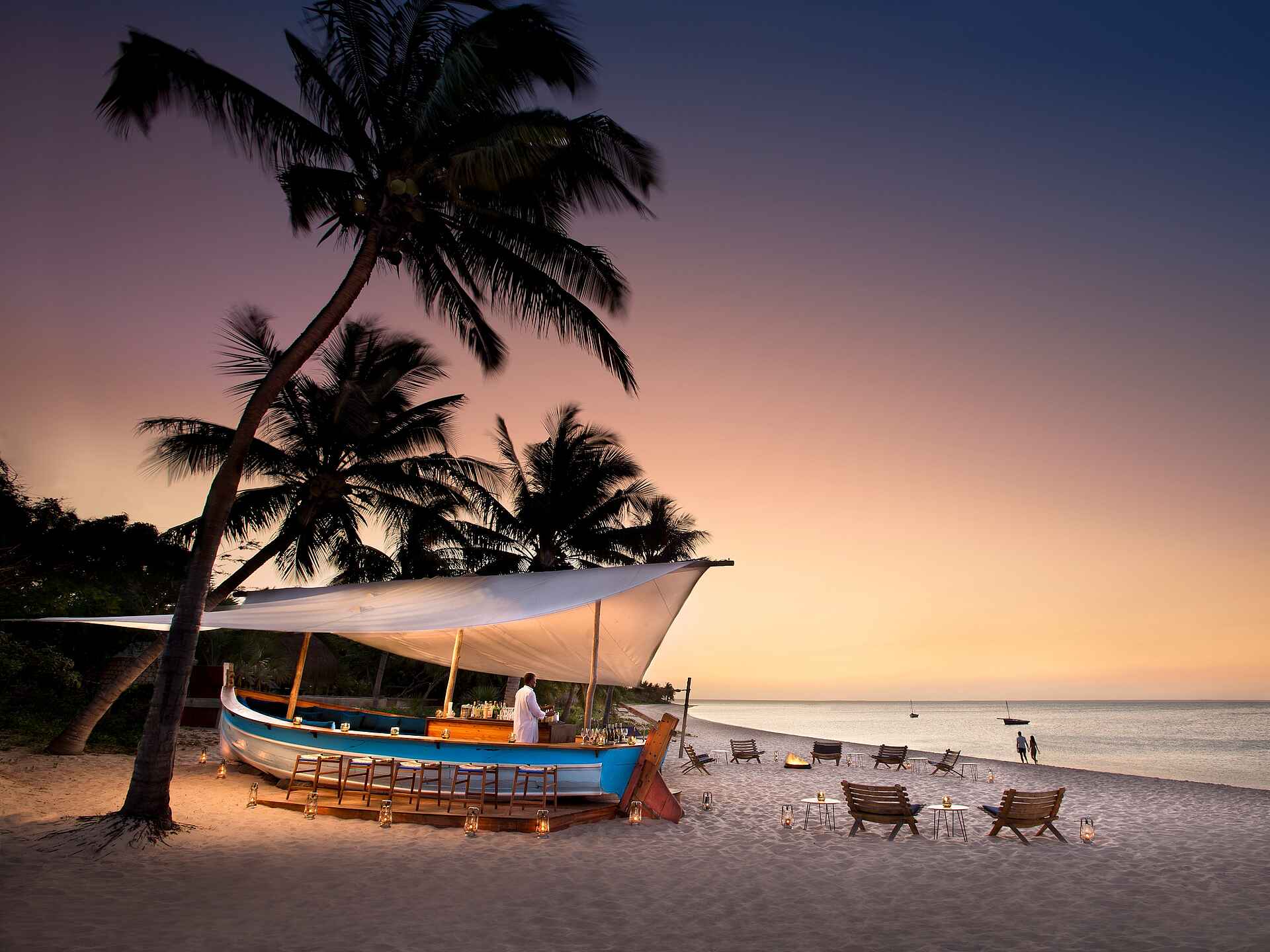 andBeyond Benguerra Island: Strandbar am Abend