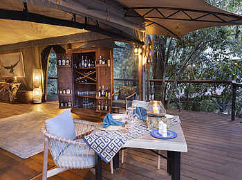 Mara Toto Tree Camp: Dinner auf der Terrasse