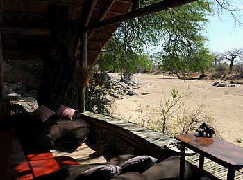 Mwagusi Safari Camp: Blick ins Bett des Mwagusi River