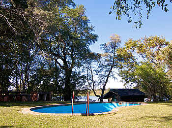 Ndhovu Safari Lodge: Swimming Pool Ndhovu Safari Lodge: Swimming Pool