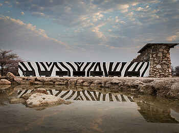 Onguma Tented Camp: Fotohide am Wasserloch