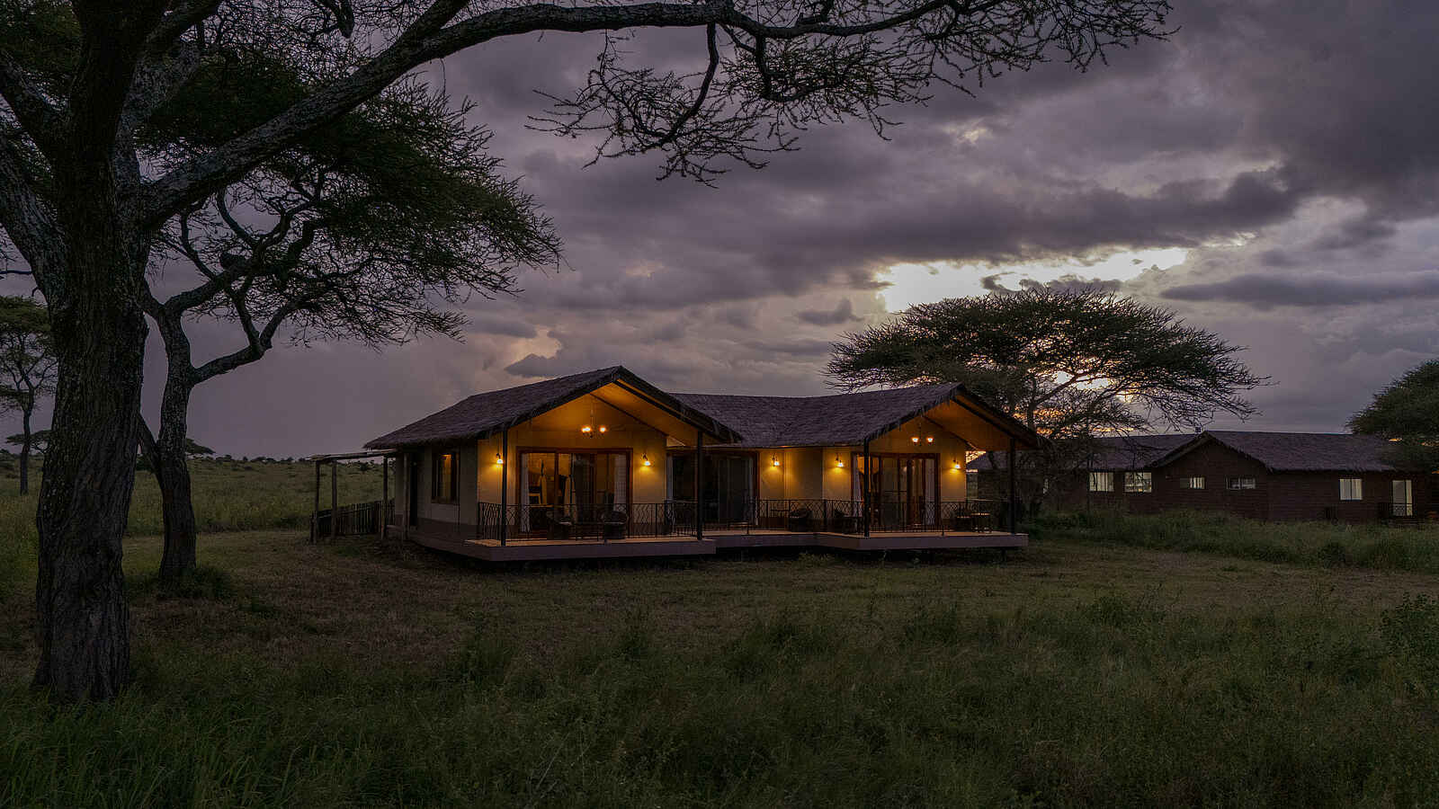 Serengeti Sametu Camp: Luxury Family Room Serengeti Sametu Camp: Luxury Family Room