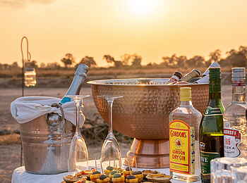 Time + Tide Chinzombo: Sundowner auf der Pirschfahrt