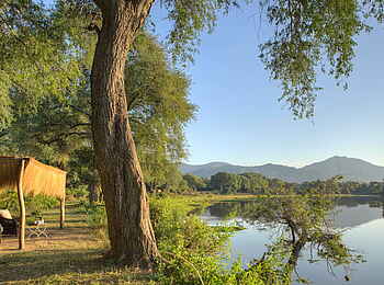 Time + Tide Chongwe Camp: Blick von der Lounge auf den Sambesi