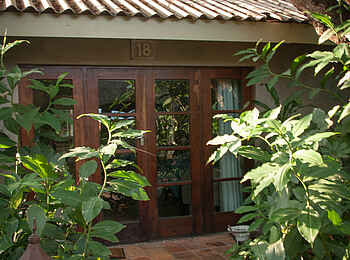 Bayete Guest Lodge: Zimmer-Eingang