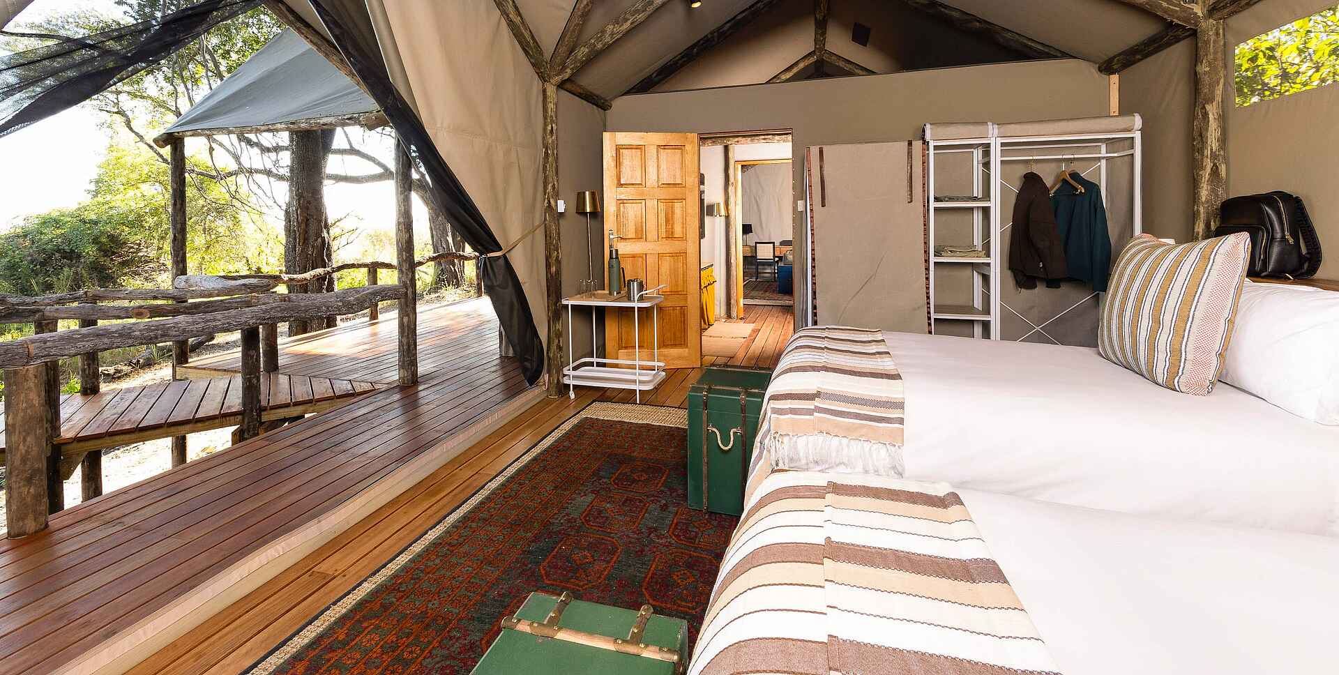 Shinde Footsteps: Blick aus dem Familienzelt Shinde Footsteps: Blick aus dem Familienzelt