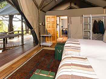 Shinde Footsteps: Blick aus dem Familienzelt Shinde Footsteps: Blick aus dem Familienzelt