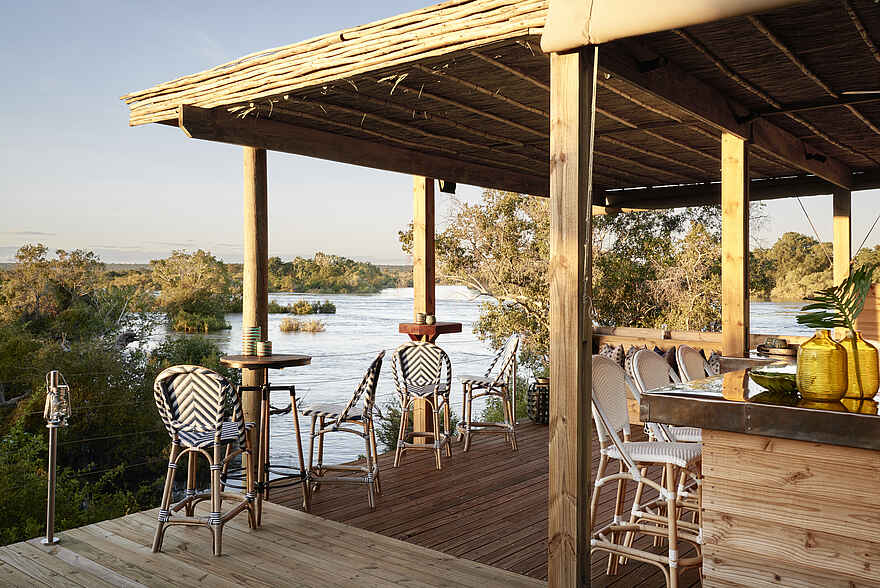 Victoria Falls River Lodge - Island Treehouse Suites: Die Sunset Bar Victoria Falls River Lodge - Island Treehouse Suites: Die Sunset Bar