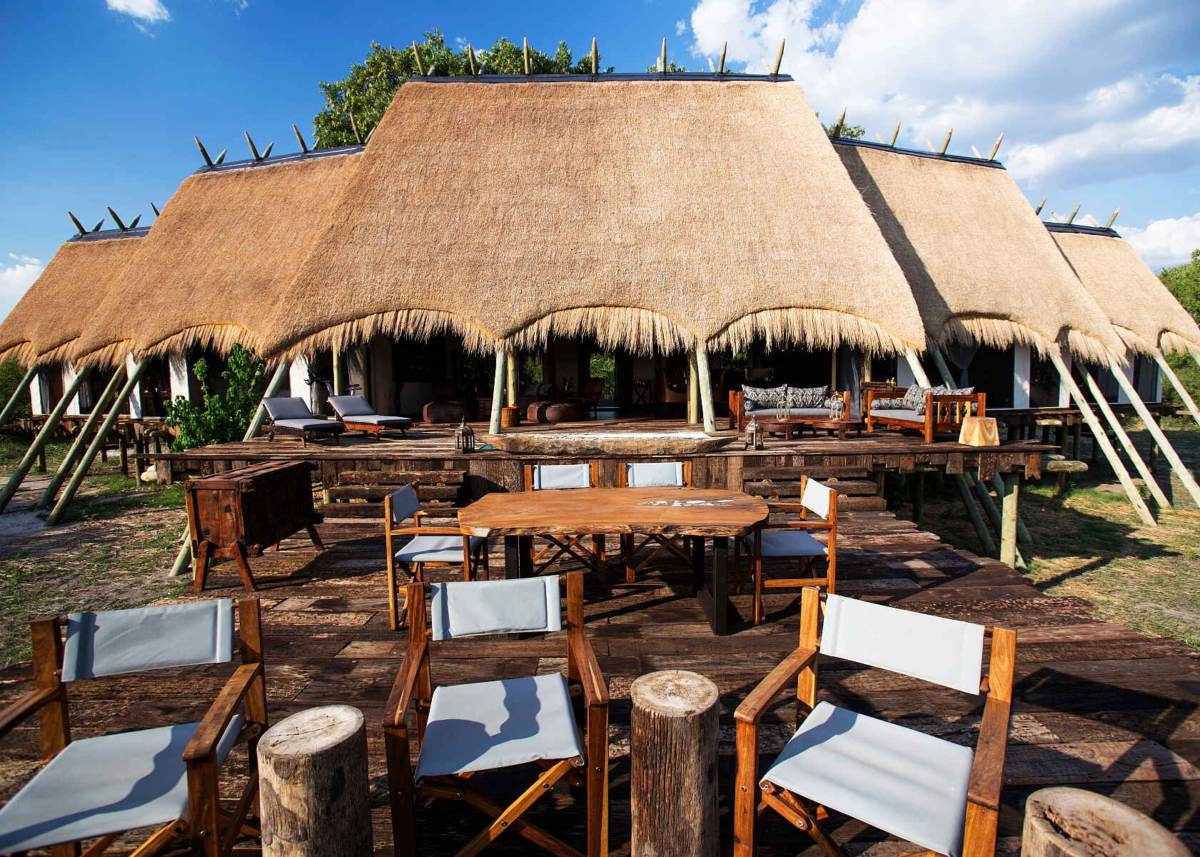 Great Plains Conservation, NG 16, Selinda -Konzession, Selinda Spillway, Selinda Suite, Boma, Deck, Gesamtansicht, Beverly Joubert, Dereck Joubert, National Geographic, Afrikarma, Afrikarma Safaris, Afrikarma Safaris. Wildnis. Hautnah., Afrikarma.de