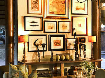 &Beyond Ngala Safari Lodge: Dekoration der Lounge