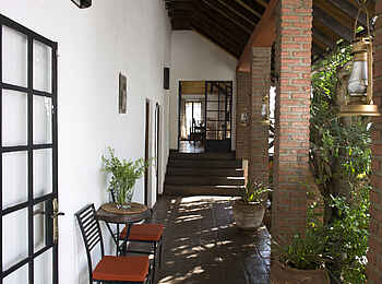 Bashay Rift Lodge: Vordach Bashay Rift Lodge: Vordach