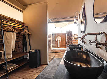 Desert Rhino Camp: Badezimmer