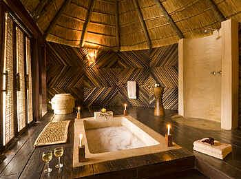 Luangwa River Camp: Gästebad Luangwa River Camp: Gästebad