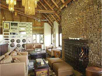 Phinda Mountain Lodge: In der Lounge Phinda Mountain Lodge: In der Lounge