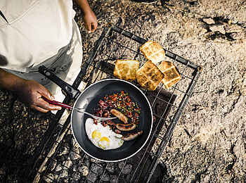 Sanctuary Kichakani Serengeti Camp: BBQ Sanctuary Kichakani Serengeti Camp: BBQ