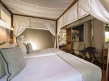 Shinde Camp: Family Tent Bett