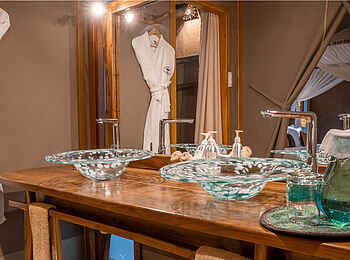 Soroi Luxury Migration Camp: Doppelwaschbecken Zeltsuite