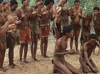 Roy's Restcamp: Einheimische bei einem Tanz