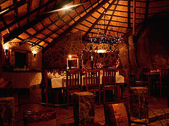 Big Cave Camp: Speisesaal