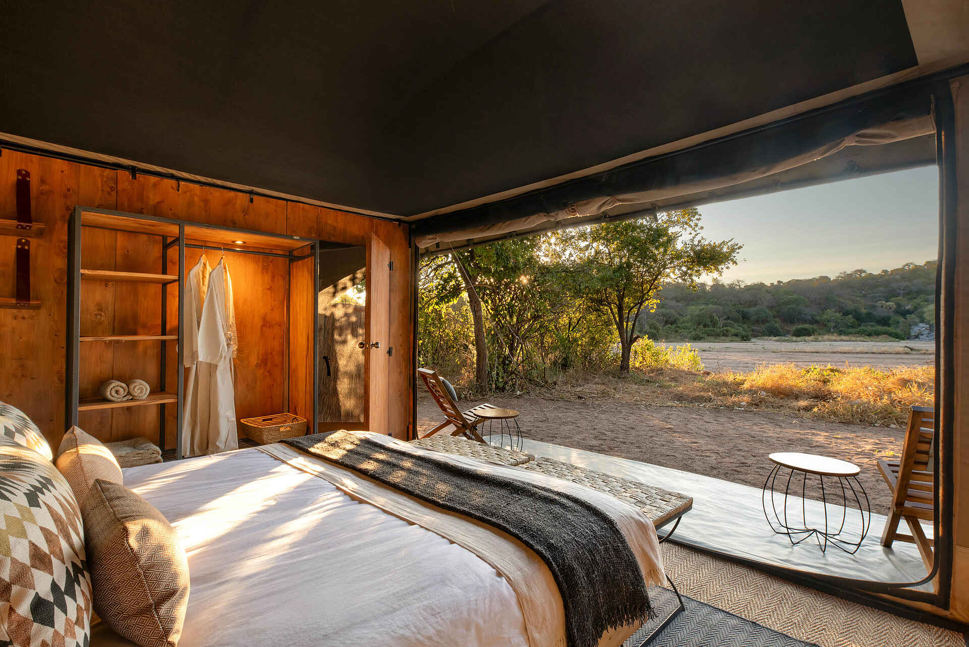 Kokoko Camp: Gästezelt Blick hinaus