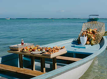 La Pirogue: Ein privater Ausflug mit dem Boot La Pirogue: Ein privater Ausflug mit dem Boot