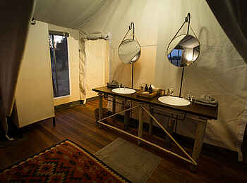 Little Machaba Camp: Luxury Tent Waschbecken