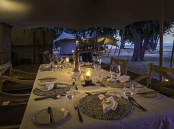 Little Ruckomechi Camp: Dinner Table