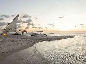 Azura Marlin Beach: Lagerfeuer am Strand