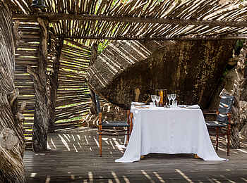 Legendary Mwiba Lodge: Privaze Dinner Legendary Mwiba Lodge: Privaze Dinner