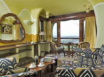 Mara Serena Safari Lodge: Privatlounge der Suite Mara Serena Safari Lodge: Privatlounge der Suite