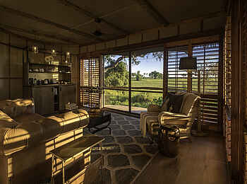 Mombo Camp: Aufenthaltsbereich im Zelt Mombo Camp: Aufenthaltsbereich im Zelt