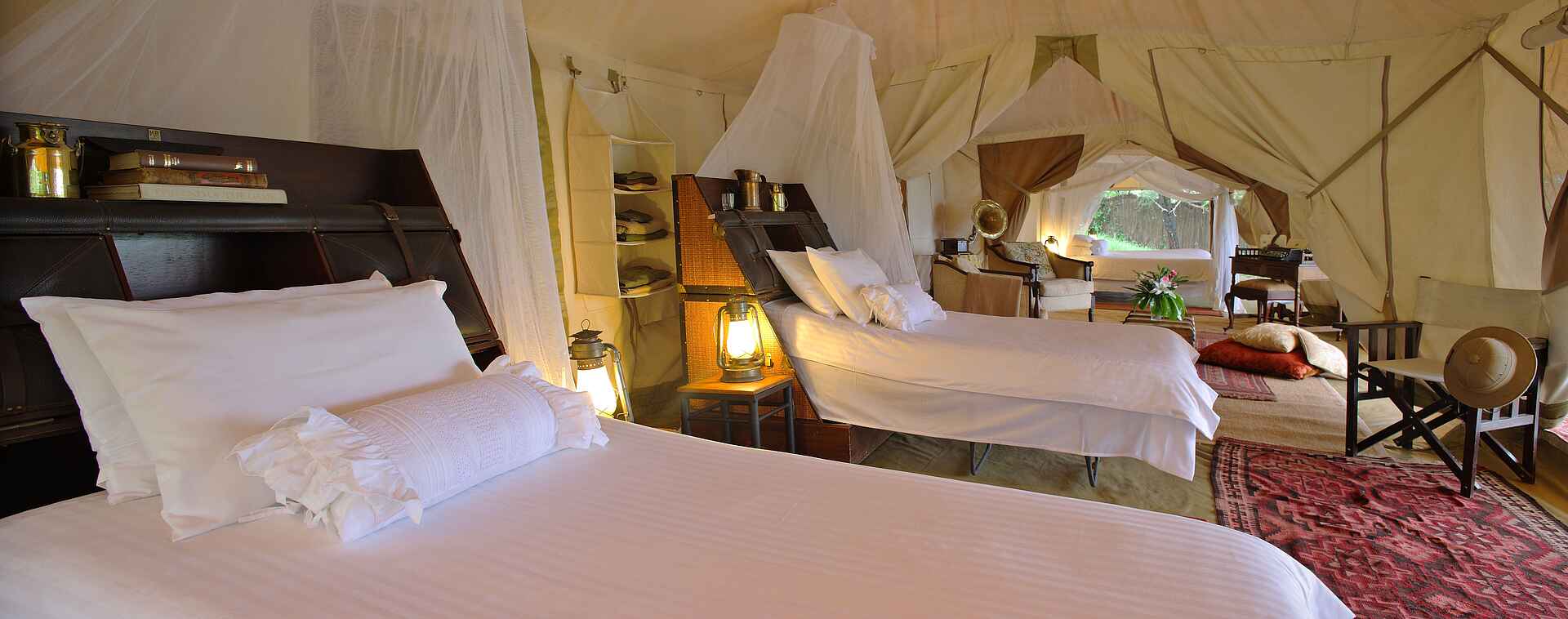 1920, Altmodisch, Cheli & Peacock, Cheli and Peacock, Cheli und Peacock, Cottar, Cottar Family, Cottar's, Cottar's Conservation, Cottar's Safari, Cottar's Safari Service, Eastern Africa, Exklusiv, Fauna, Glen Cottar, Golden Era, Institution, Kenia, Kenya, Kolonialzeit, Loliondo, Luxus, Maasai Mara, Masai Mara, Massai Mara, Menya, Olderikesi Group Ranch, Ostafrika, Private House, Privathaus, Privatsphäre, Reise, Reiseveranstalter, Safari, Serengeti, Tiere, Tradition, tradtional, Urlaub, Einrichtung, Familie, Familienzelt, Family tent, Gäste, Gästegebäude, Gästezelt, Guest Tent, Cottars