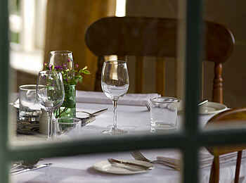 Gibbs Farm: Blick durchs Fenster