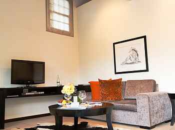 Grande Roche Hotel: Sofa in einer Terrace Suite