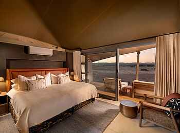 Hoanib Elephant Camp: Schlafbereich mit Terrasse Familiensuite