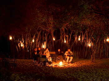 Sango Safari Camp: Nachts in der Boma