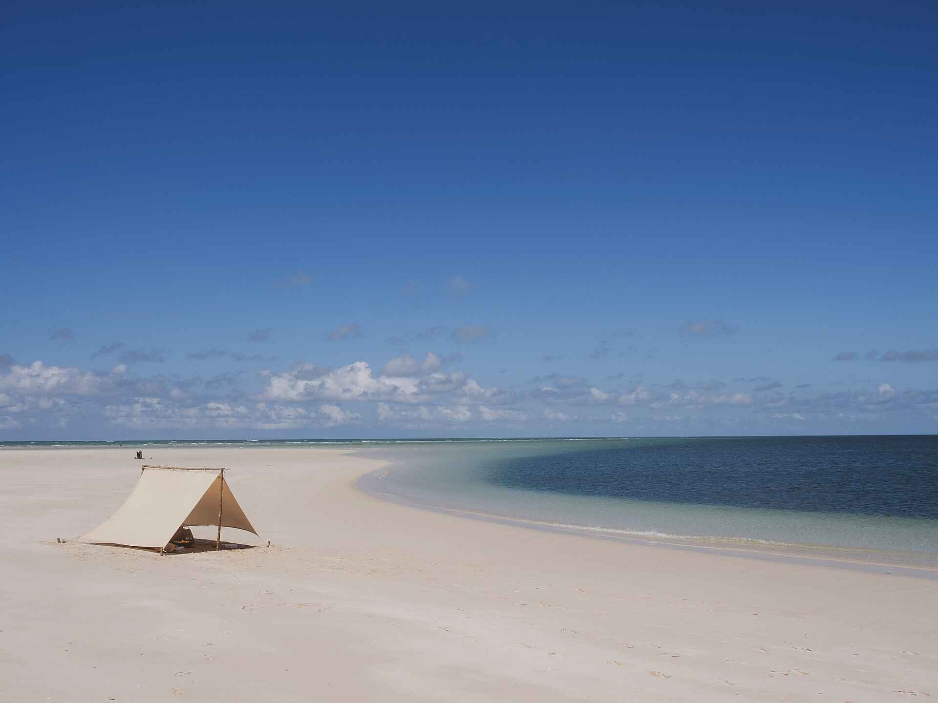 Sussurro: Picknick am Strand