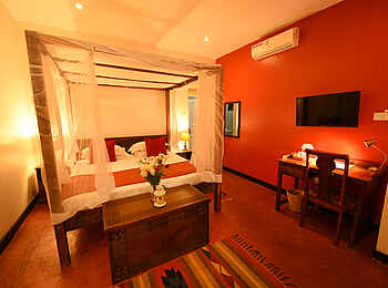 The Boma Hotel: Zimmer mit Himmelbett