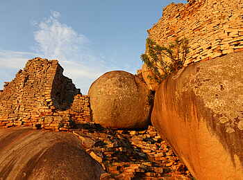 Great Zimbabwe: Boulder Great Zimbabwe: Boulder