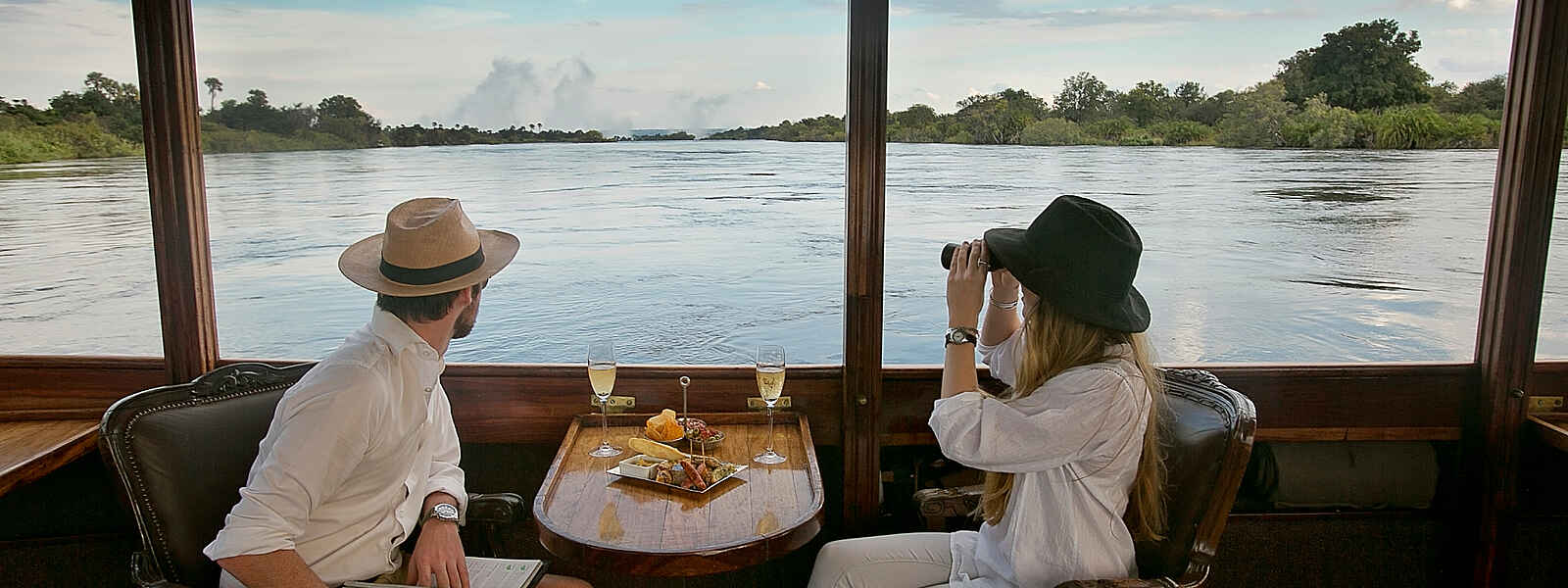 Palm River Hotel: Fluss-Kreuzfahrt auf dem Sambesi Palm River Hotel: Fluss-Kreuzfahrt auf dem Sambesi