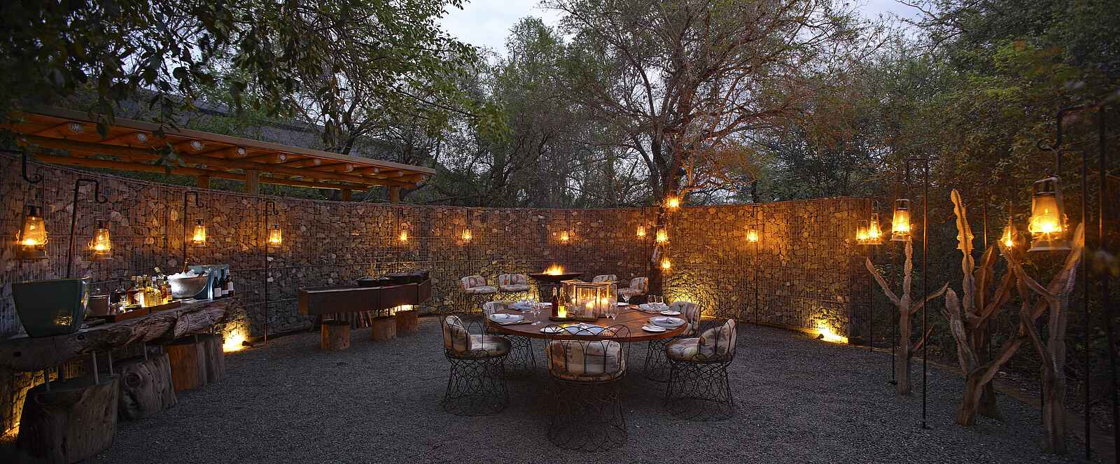 Phinda Homestead: Boma am Abend Phinda Homestead: Boma am Abend