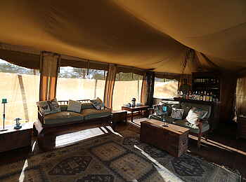 Ronjo Camp: Sitzecke und Bar