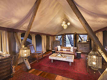 The Sambuk Suite at Mara Nyika Camp: Blick in den Wohnbereich The Sambuk Suite at Mara Nyika Camp: Blick in den Wohnbereich