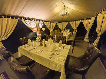 Tarangire Kuro Treetops Lodge: Speisezelt Tarangire Kuro Treetops Lodge: Speisezelt