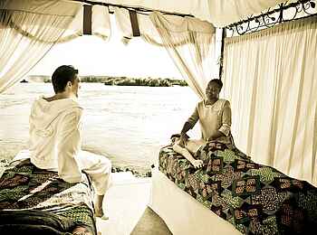 The Royal Livingstone: Outdoor-Massage The Royal Livingstone: Outdoor-Massage