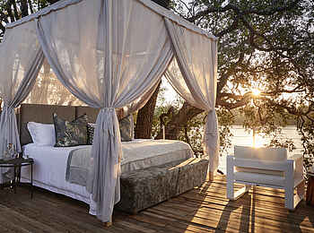 Victoria Falls River Lodge - Island Treehouse Suites: Das Starbed Victoria Falls River Lodge - Island Treehouse Suites: Das Starbed
