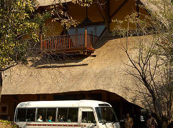Victoria Falls Safari Lodge: Bus Shuttle
